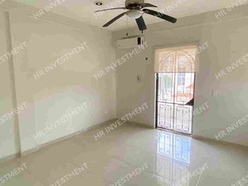 Casa con 4 recamaras en SM 15 Cancun en venta