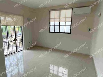 Casa con 4 recamaras en SM 15 Cancun en venta