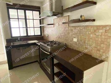 Casa con 4 recamaras en SM 15 Cancun en venta