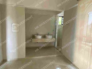 Casa con 4 recamaras en SM 15 Cancun en venta