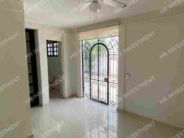 Casa con 4 recamaras en SM 15 Cancun en venta