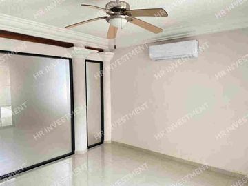 Casa con 4 recamaras en SM 15 Cancun en venta