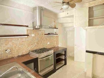 Casa con 4 recamaras en SM 15 Cancun en venta
