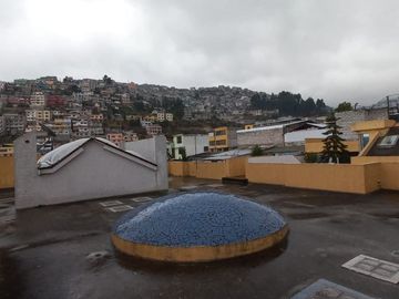 Casa de Venta en Bernardo de Legarda & Avenida Occidental, Quito, Ecuador, Norte de Quito