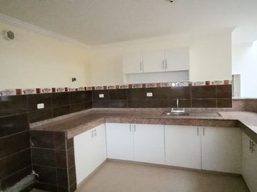 Casa de Venta en Bernardo de Legarda & Avenida Occidental, Quito, Ecuador, Norte de Quito