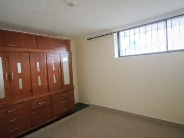 Casa de Venta en Bernardo de Legarda & Avenida Occidental, Quito, Ecuador, Norte de Quito