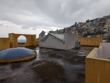 Casa de Venta en Bernardo de Legarda & Avenida Occidental, Quito, Ecuador, Norte de Quito