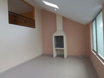 Casa de Venta en Bernardo de Legarda & Avenida Occidental, Quito, Ecuador, Norte de Quito