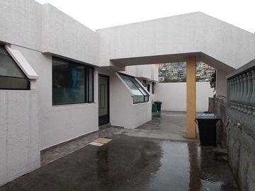 Casa de Venta en Bernardo de Legarda & Avenida Occidental, Quito, Ecuador, Norte de Quito