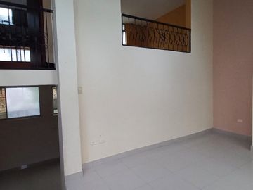 Casa de Venta en Bernardo de Legarda & Avenida Occidental, Quito, Ecuador, Norte de Quito