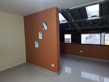 Casa de Venta en Bernardo de Legarda & Avenida Occidental, Quito, Ecuador, Norte de Quito
