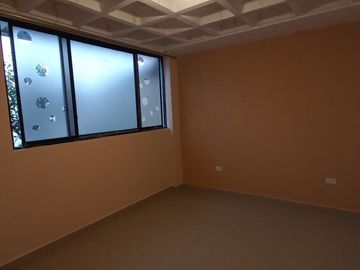 Casa de Venta en Bernardo de Legarda & Avenida Occidental, Quito, Ecuador, Norte de Quito