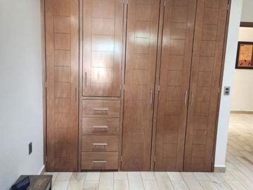 VENTA DE RESIDENCIA CONSTRUIDA PARA PERSONAS CON DISCAPACIDAD EN BOSQUES DE SAN JUAN, SAN JUAN DEL RÍO, QUERÉTARO