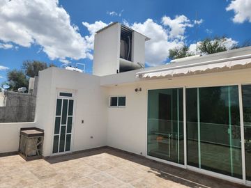 VENTA DE RESIDENCIA CONSTRUIDA PARA PERSONAS CON DISCAPACIDAD EN BOSQUES DE SAN JUAN, SAN JUAN DEL RÍO, QUERÉTARO