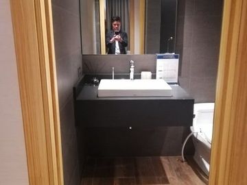 pre selling condo in the fort near Net III Bldg