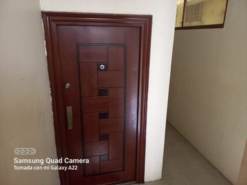 Venta de Edificio  de 3 niveles en el Norte de Guayaquil, Cdla. Simón Bolívar, frente al aeropuerto norte de Guayaquil