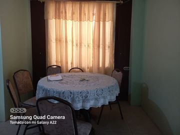 Venta de Edificio  de 3 niveles en el Norte de Guayaquil, Cdla. Simón Bolívar, frente al aeropuerto norte de Guayaquil
