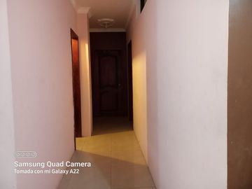 Venta de Edificio  de 3 niveles en el Norte de Guayaquil, Cdla. Simón Bolívar, frente al aeropuerto norte de Guayaquil