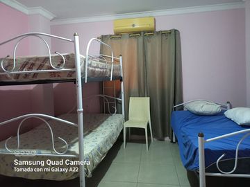 Venta de Edificio  de 3 niveles en el Norte de Guayaquil, Cdla. Simón Bolívar, frente al aeropuerto norte de Guayaquil