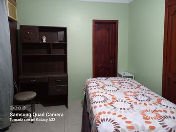 Venta de Edificio  de 3 niveles en el Norte de Guayaquil, Cdla. Simón Bolívar, frente al aeropuerto norte de Guayaquil