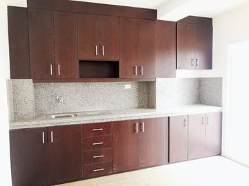VENTA CASA URBANIZACION COSTA DEL ESTE, CERCA AL AEROPUERTO ELOY ALFARO DEDE MANTA, TRAMO 3 VIA CIRCUNVALACIÓN, SECTOR MONUMENTO LA TEJEDORA