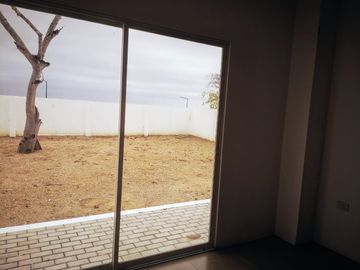 VENTA CASA URBANIZACION COSTA DEL ESTE, CERCA AL AEROPUERTO ELOY ALFARO DEDE MANTA, TRAMO 3 VIA CIRCUNVALACIÓN, SECTOR MONUMENTO LA TEJEDORA