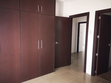 VENTA CASA URBANIZACION COSTA DEL ESTE, CERCA AL AEROPUERTO ELOY ALFARO DEDE MANTA, TRAMO 3 VIA CIRCUNVALACIÓN, SECTOR MONUMENTO LA TEJEDORA