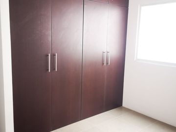 VENTA CASA URBANIZACION COSTA DEL ESTE, CERCA AL AEROPUERTO ELOY ALFARO DEDE MANTA, TRAMO 3 VIA CIRCUNVALACIÓN, SECTOR MONUMENTO LA TEJEDORA