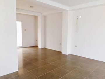 VENTA CASA URBANIZACION COSTA DEL ESTE, CERCA AL AEROPUERTO ELOY ALFARO DEDE MANTA, TRAMO 3 VIA CIRCUNVALACIÓN, SECTOR MONUMENTO LA TEJEDORA