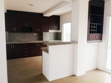 VENTA CASA URBANIZACION COSTA DEL ESTE, CERCA AL AEROPUERTO ELOY ALFARO DEDE MANTA, TRAMO 3 VIA CIRCUNVALACIÓN, SECTOR MONUMENTO LA TEJEDORA