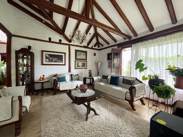 CASA DE VENTA, RUSTICA, URBANIZACION DE LUJO