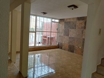 Se vende bonita casa en Residencial Valle del Sol  Cerca de Hospital Imss zona 20 la Margarita