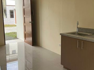 RESALE MID UNIT TOWNHOUSE IN CASA MIRA ILOILO