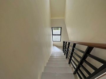 RESALE MID UNIT TOWNHOUSE IN CASA MIRA ILOILO