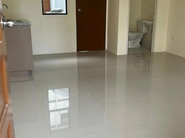 RESALE MID UNIT TOWNHOUSE IN CASA MIRA ILOILO