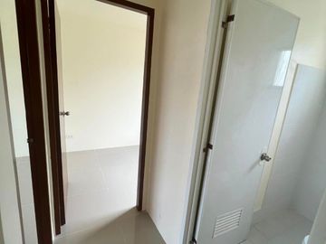 RESALE MID UNIT TOWNHOUSE IN CASA MIRA ILOILO
