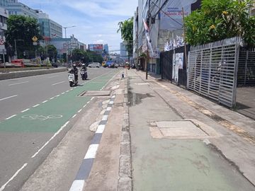 Dijual Cepat Gedung Office Perusahaan Media Cideng Jakarta Pusat Furnished