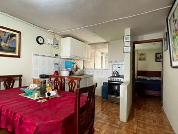 CASA EN VENTA EN CALDERON, SANTA MARIANITA