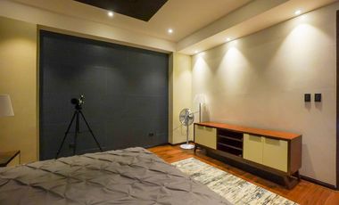 For Sale: 6 Bedroom House and Lot in Multinational Village