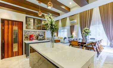 For Sale: 6 Bedroom House and Lot in Multinational Village