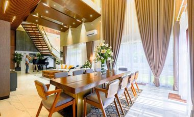 For Sale: 6 Bedroom House and Lot in Multinational Village