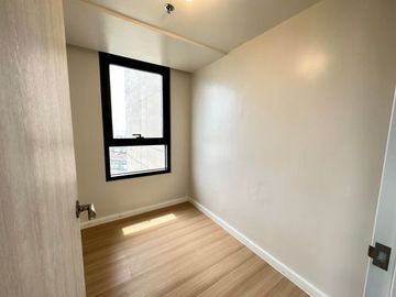 For Sale 1 Bedroom Corner Unit in Mandani Bay Suites Tower 2, Mandaue City