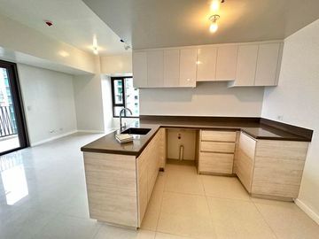 For Sale 1 Bedroom Corner Unit in Mandani Bay Suites Tower 2, Mandaue City