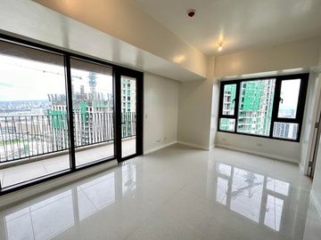 For Sale 1 Bedroom Corner Unit in Mandani Bay Suites Tower 2, Mandaue City