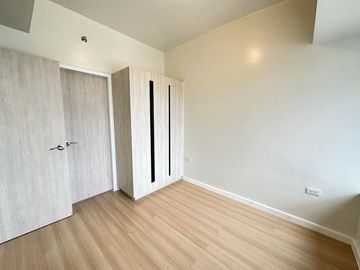 For Sale 1 Bedroom Corner Unit in Mandani Bay Suites Tower 2, Mandaue City