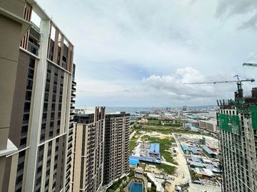 For Sale 1 Bedroom Corner Unit in Mandani Bay Suites Tower 2, Mandaue City