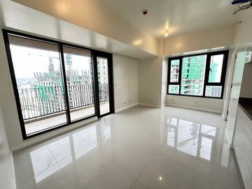 For Sale 1 Bedroom Corner Unit in Mandani Bay Suites Tower 2, Mandaue City