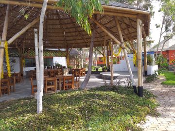 VENDO HOTEL 11 BUNGALOS  KM 101 PANAMERICANA SUR ASIA