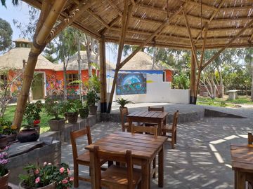 VENDO HOTEL 11 BUNGALOS  KM 101 PANAMERICANA SUR ASIA