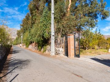 Venta de hermosa Parcela con 2 casas, piscina y quincho, Vicuña. 11.000 UF